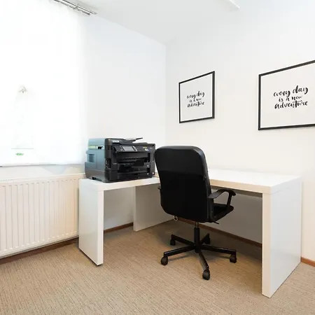 Velden24 - Create Your Own Motel 2*