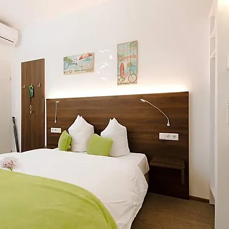 Velden24 - Create Your Own Motel