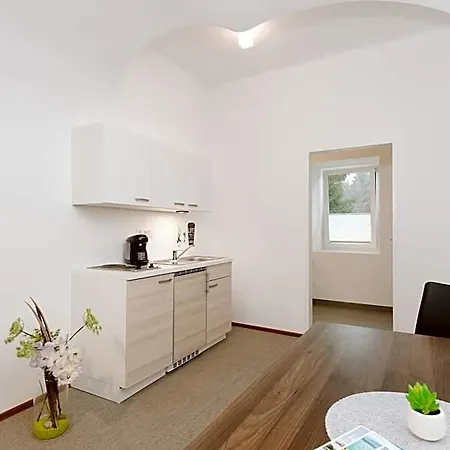Velden24 - Create Your Own 2*
