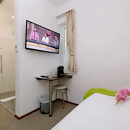 Velden24 - Create Your Own Motel 2*