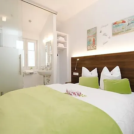 Velden24 - Create Your Own Motel 2*