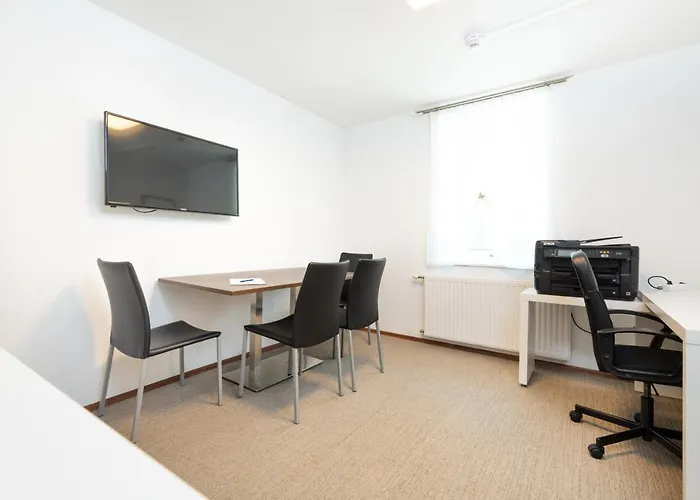 Velden24 - Create Your Own Motel 2*