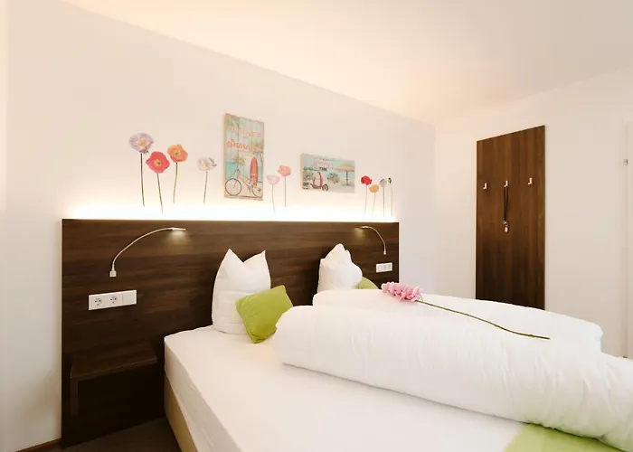 Velden24 - Create Your Own